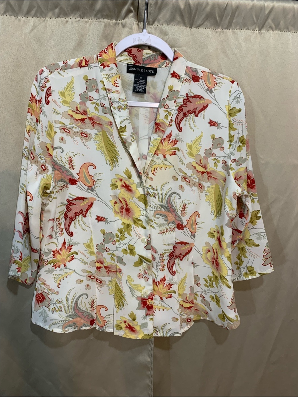 Jennifer & Lloyd White Floral Button-Front Shirt 100/2
